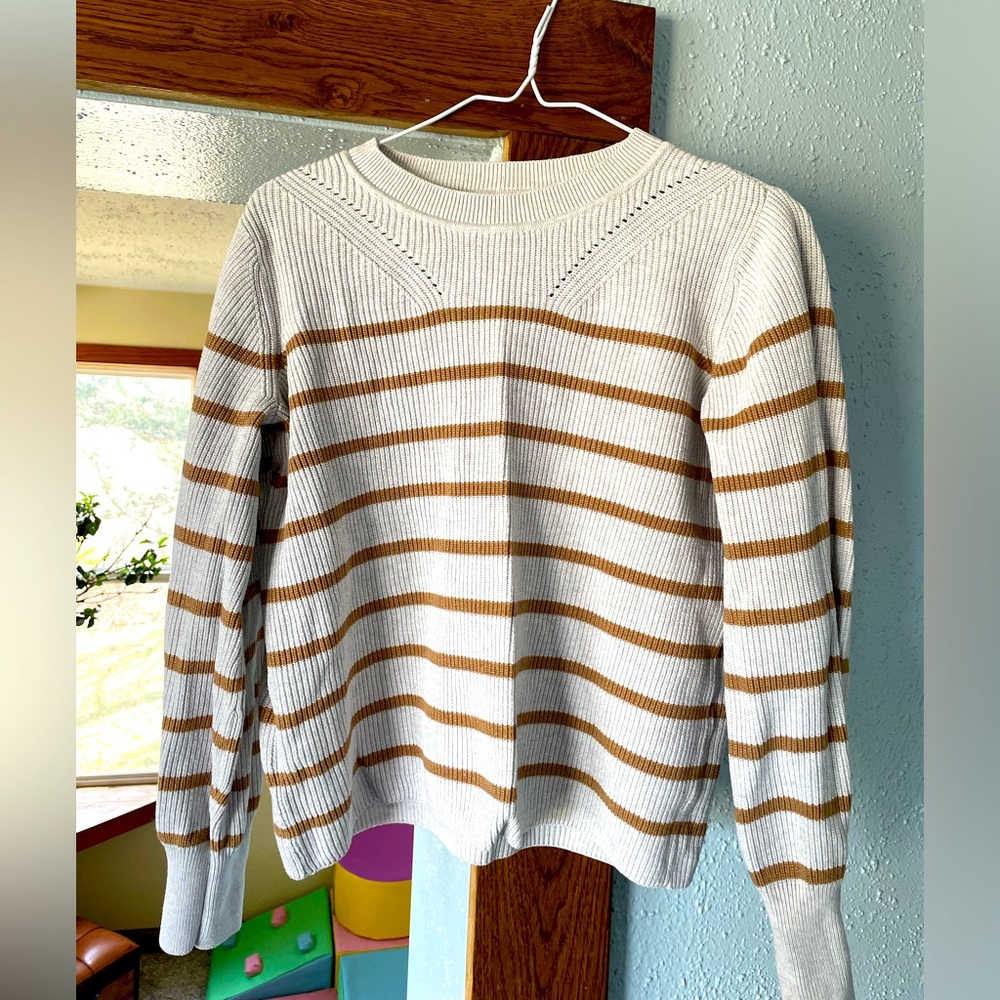 Banana Republic 🍌 brown white striped sweater